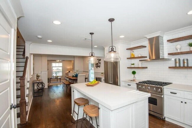 Building Photo - 314 Ashburton Ave SE