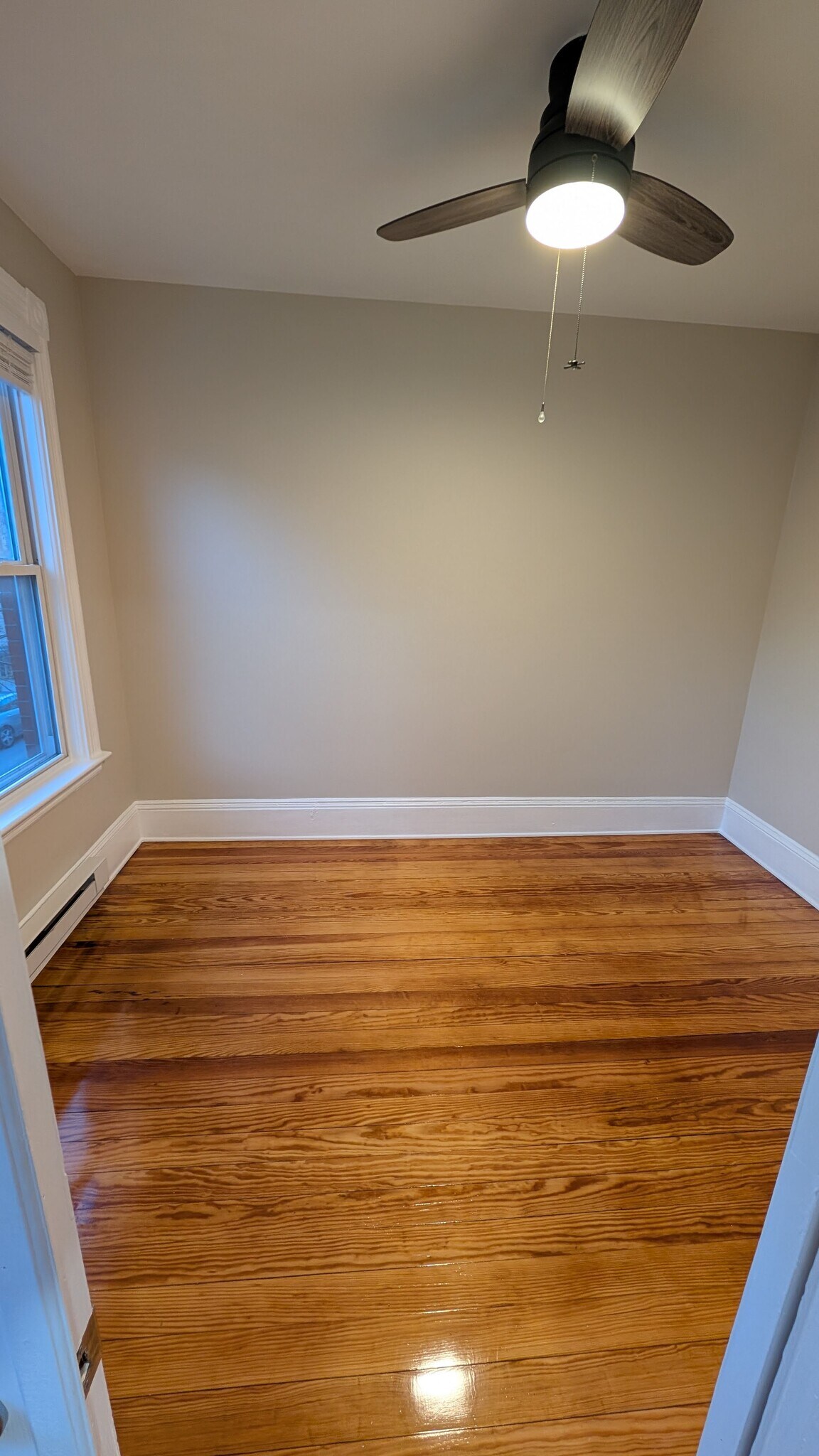 Building Photo - 54 Saxton St