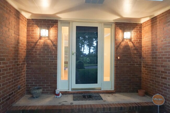 Building Photo - 116 Princeton Ln