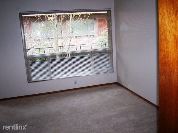 Building Photo - 5620 University Way NE