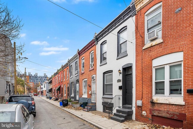 Building Photo - 426 N Holly St