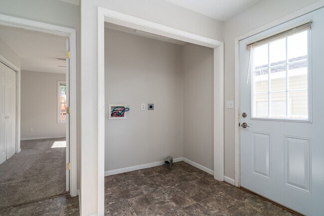 Building Photo - 4 Bedroom, 3 Bathroom Single Family Home