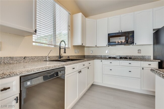 Building Photo - 1340 Rolling Sunset St