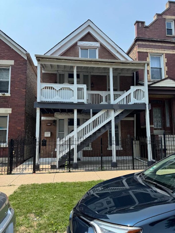 Primary Photo - 2620 S Sawyer Ave