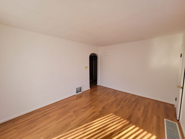 Building Photo - 3 Bedroom Single Family home for Rent