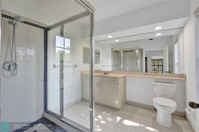 Building Photo - 2622 NW 49th St