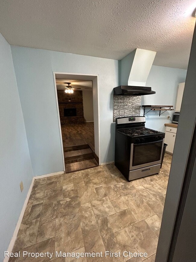 Building Photo - 2 br, 1.5 bath House - 905 N 48th Street