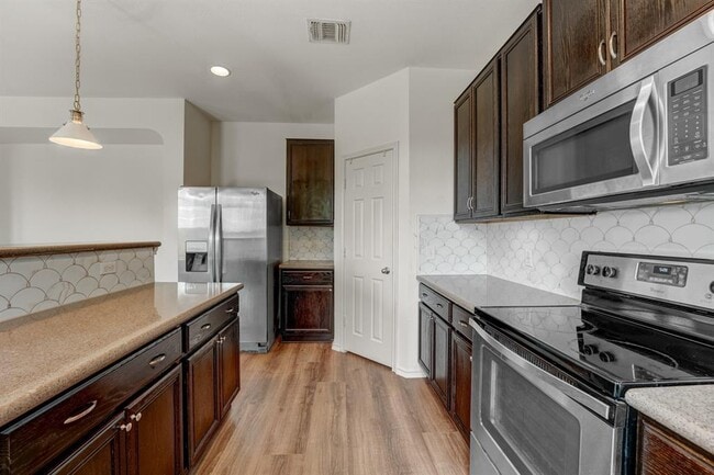 Building Photo - 18616 Star Gazer Way