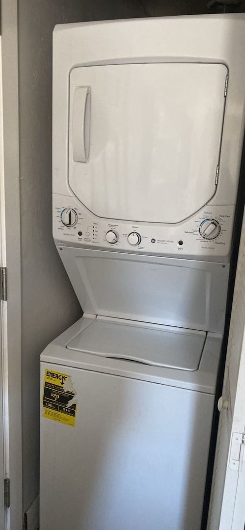 Building Photo - 715 S Laguna Ave