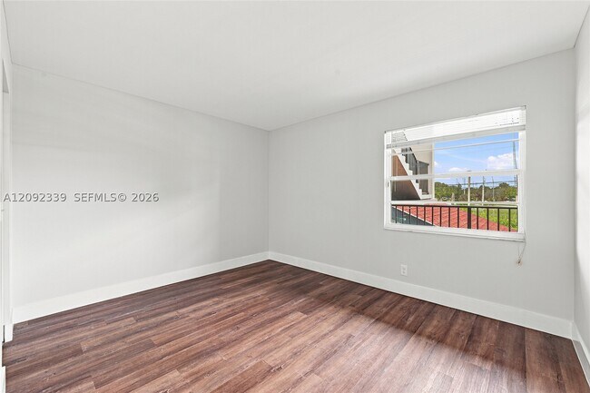 Building Photo - 1400 SW 124th Terrace