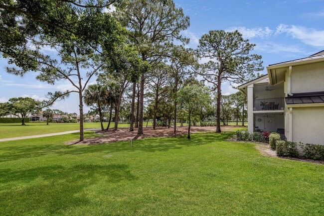 Building Photo - 12926 Briarlake Dr