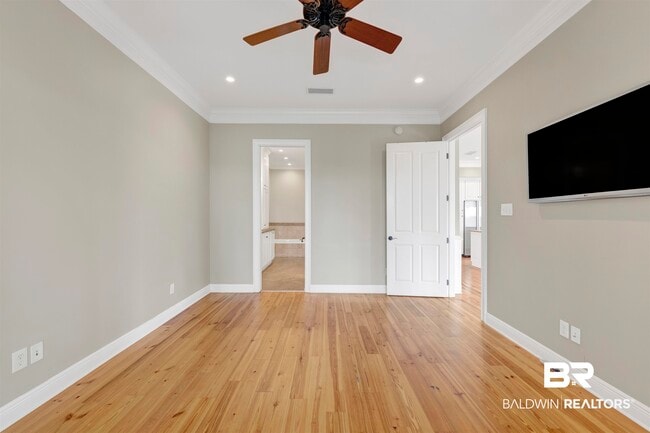 Building Photo - 32491 Water View Dr E