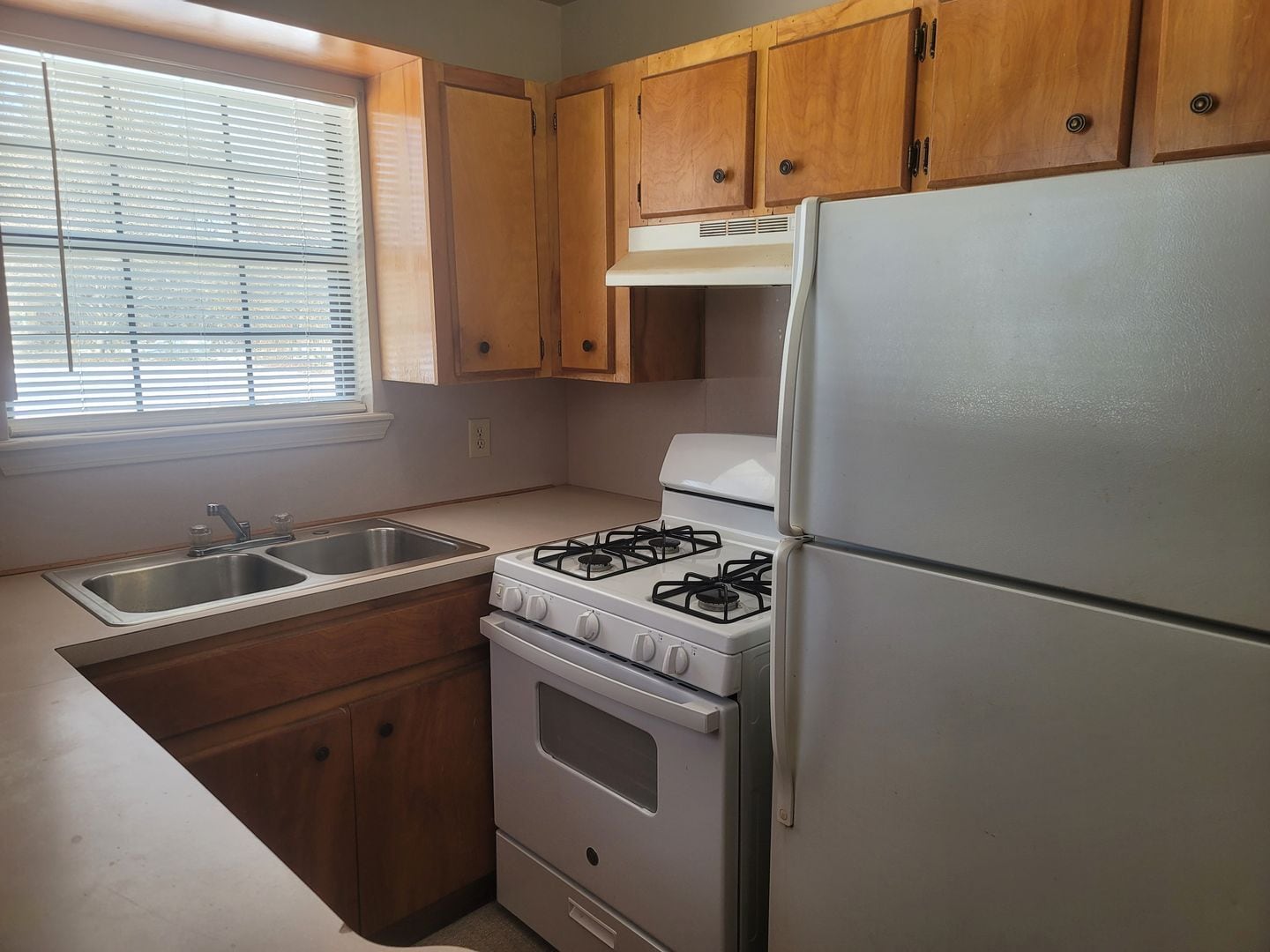 Building Photo - 1243 Charles Dr