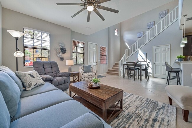 Building Photo - AVAILABLE April - 2/2.5 Townhome with 1 Car garage in Paseo!