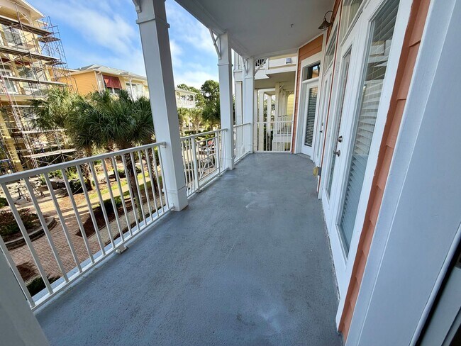 Building Photo - 2 Bedroom 2.5 Bath