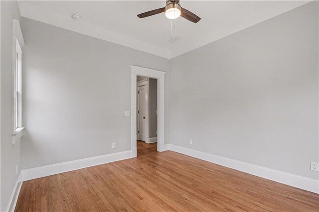 Building Photo - 202 Lansdowne Ave