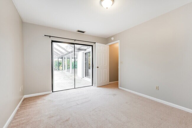 Building Photo - 14465 Larkspur Ln