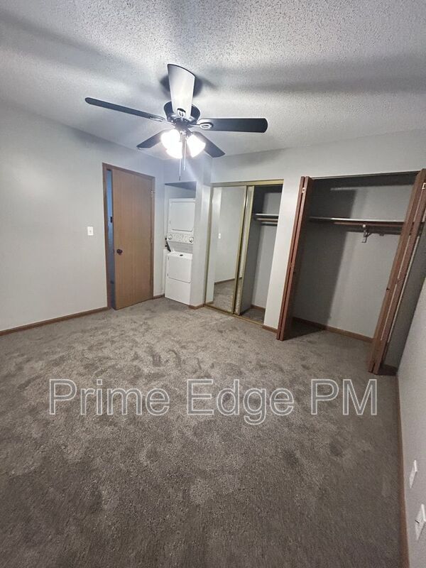 Building Photo - 4621 Prescott Ave