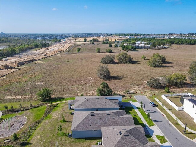 Building Photo - 1043 Lakeshore Breeze Pl