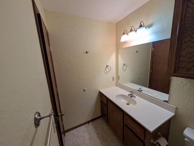 Building Photo - 3201 Lois Arlene Cir