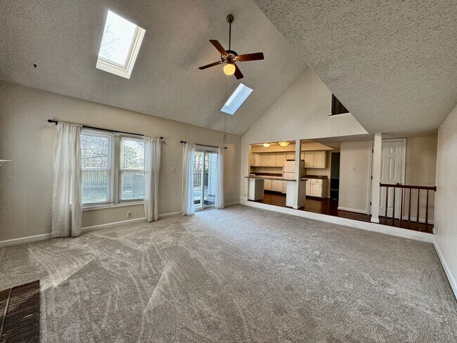 Building Photo - Golf Course Lot!! 4-Bedroom Home in Cypress Point!! Fenced Backyard & Dog Friendly!