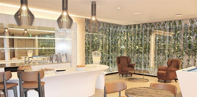 Building Photo - 1000 Brickell Plaza