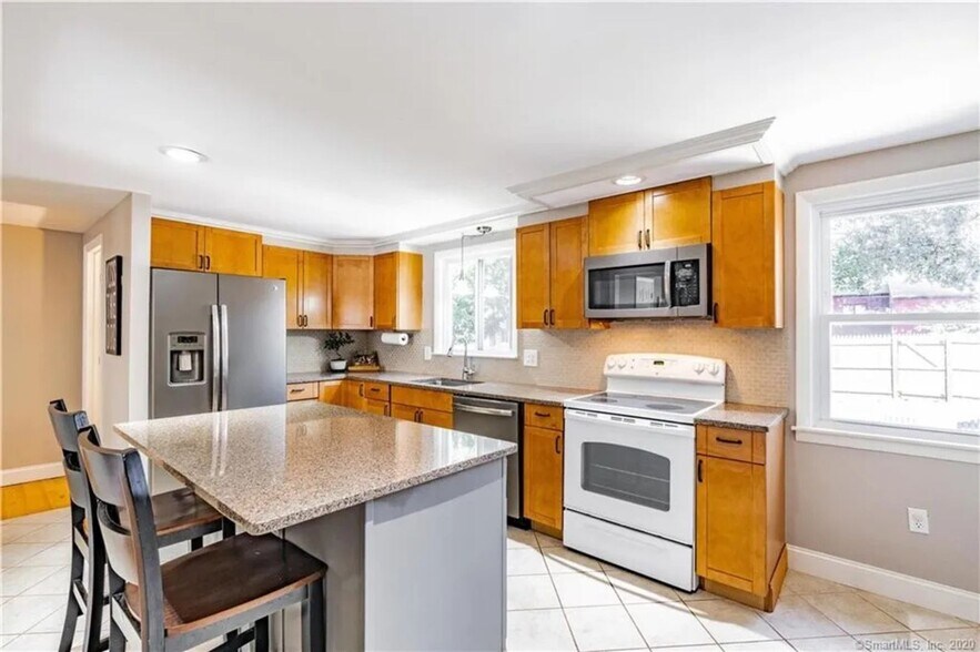 Building Photo - 34 Gordon Ave