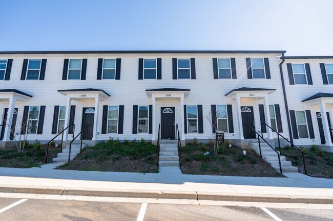 Primary Photo - NEW Construction! 3/3 in Mission Overlook