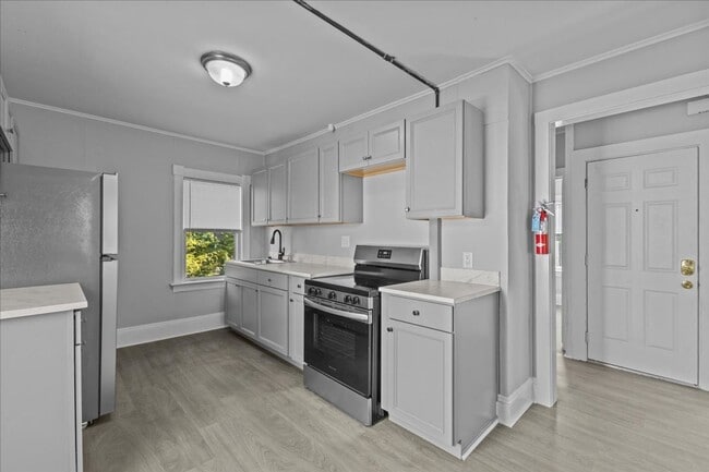 Building Photo - 410 St Paul St