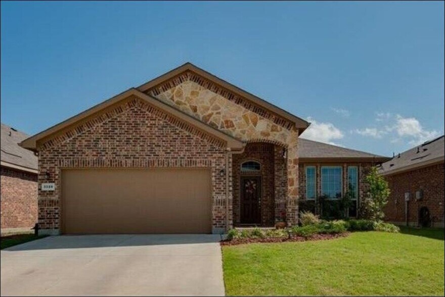 Front - 3329 Tamarack Ln