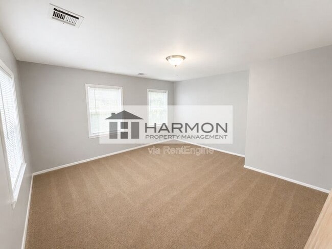 Building Photo - 6458 NW Parkview St