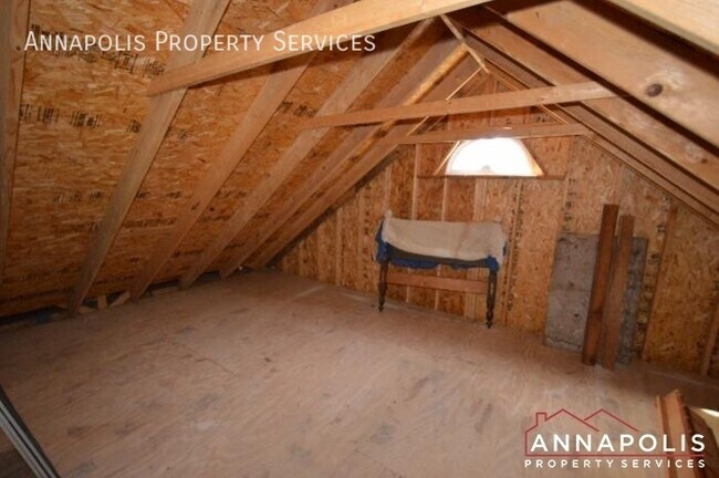Building Photo - 208 Avondale Cir