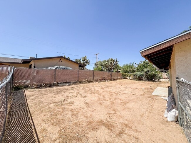 Building Photo - Yucca Valley Home near Yucca Elementary