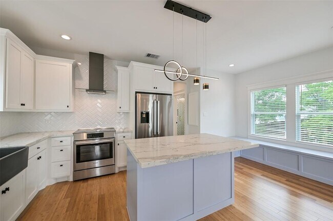Building Photo - 1207 32nd St