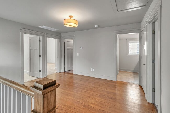 Building Photo - Modern Townhome Living in the Heart of Wed...