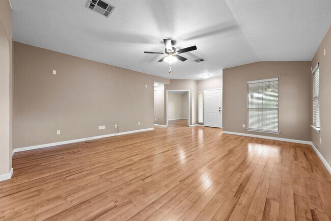 Building Photo - 298 Hogan