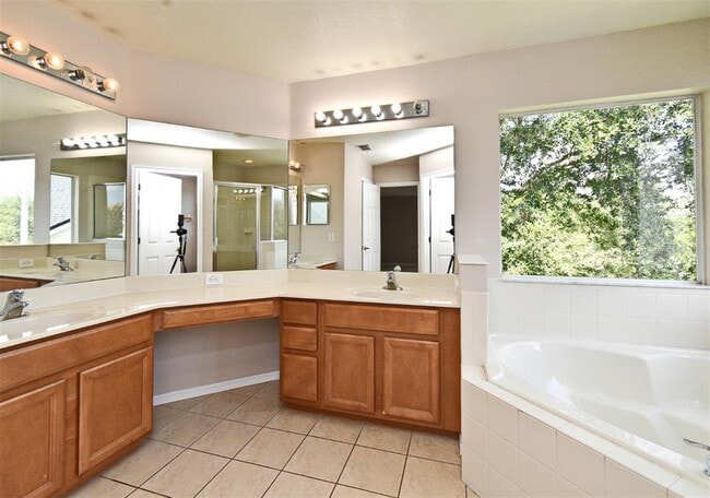 Building Photo - 9223 Leeland Archer Blvd