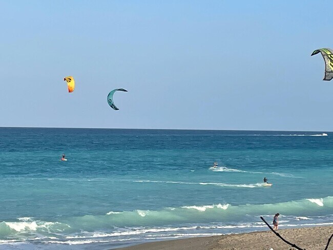 Building Photo - 4409 Fairway Dr N