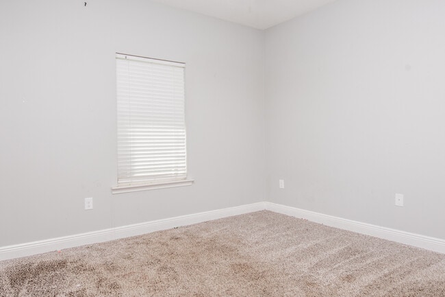 Building Photo - 5567 Galaxy Dr