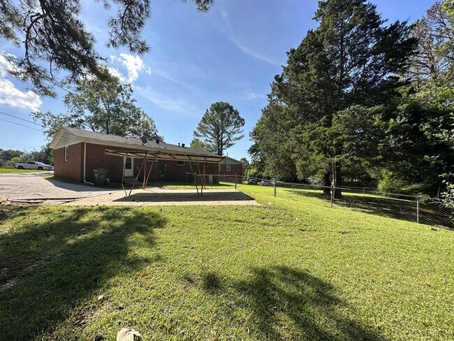 Building Photo - 3309 Kavanaugh Cir NW