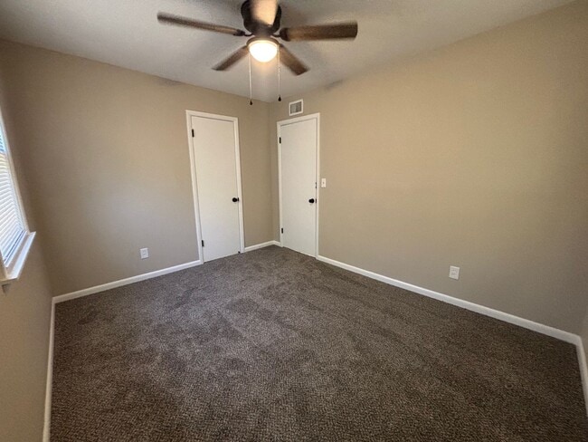 Building Photo - Stylishly Updated 3 Bedroom Home with Fresh Modern Finishes.