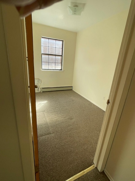 Building Photo - 76-15 166th St