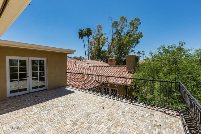 Building Photo - 49 Biltmore Estates Dr