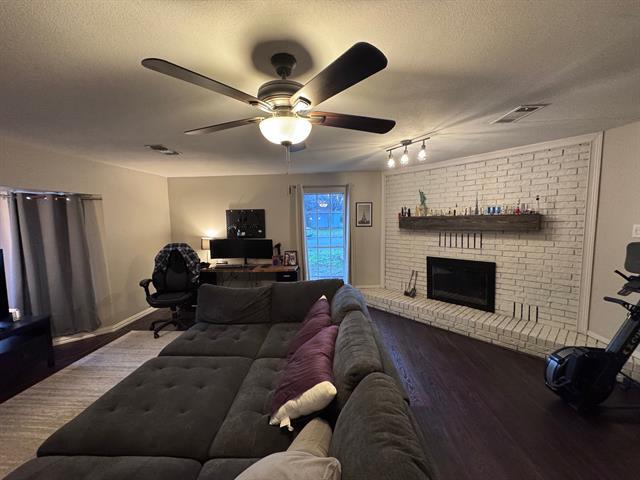 Building Photo - 2732 Foxcroft Cir