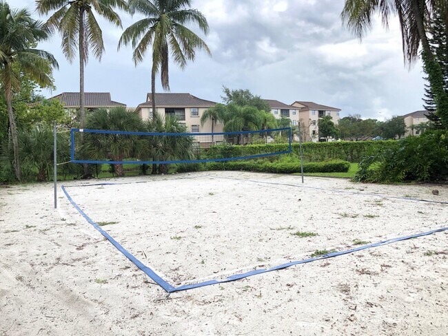 Building Photo - 4509 Carambola Cir S