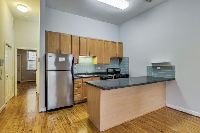 Building Photo - 2 bedroom in Chicago IL 60657