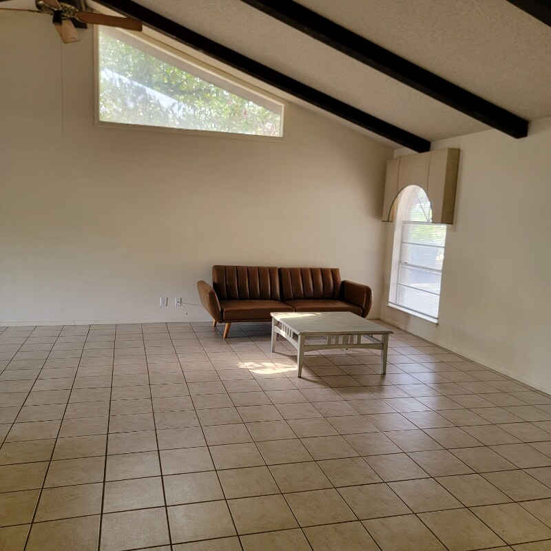 Building Photo - 3326 Scenic Ln