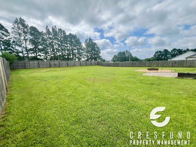 Building Photo - Coming Soon (End of July) 3Br 3 Bath Locat...