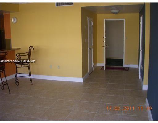 Building Photo - 5255 Collins Ave