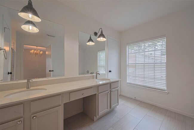 Building Photo - 3 Sandpebble Dr